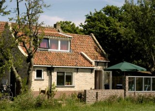 Buitenaanzicht Om e West Buitenaanzicht Om e West